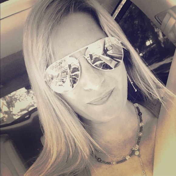 Meet your posher - Picture 1 of 2